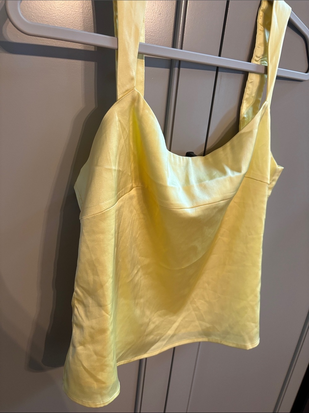 Peppermayo Lylah Yellow Satin top. Sz 10 - Picture 4 of 6